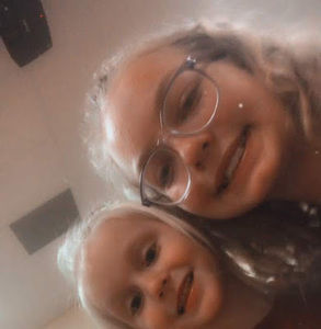 Meet your Posher, Lakin